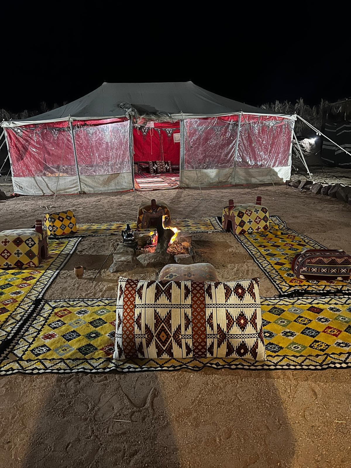 Vue globale du camp bédouin / Global view of the Bedouin camp